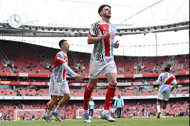 arsenal-doi-mat-bai-toan-the-luc-dang-bao-dong